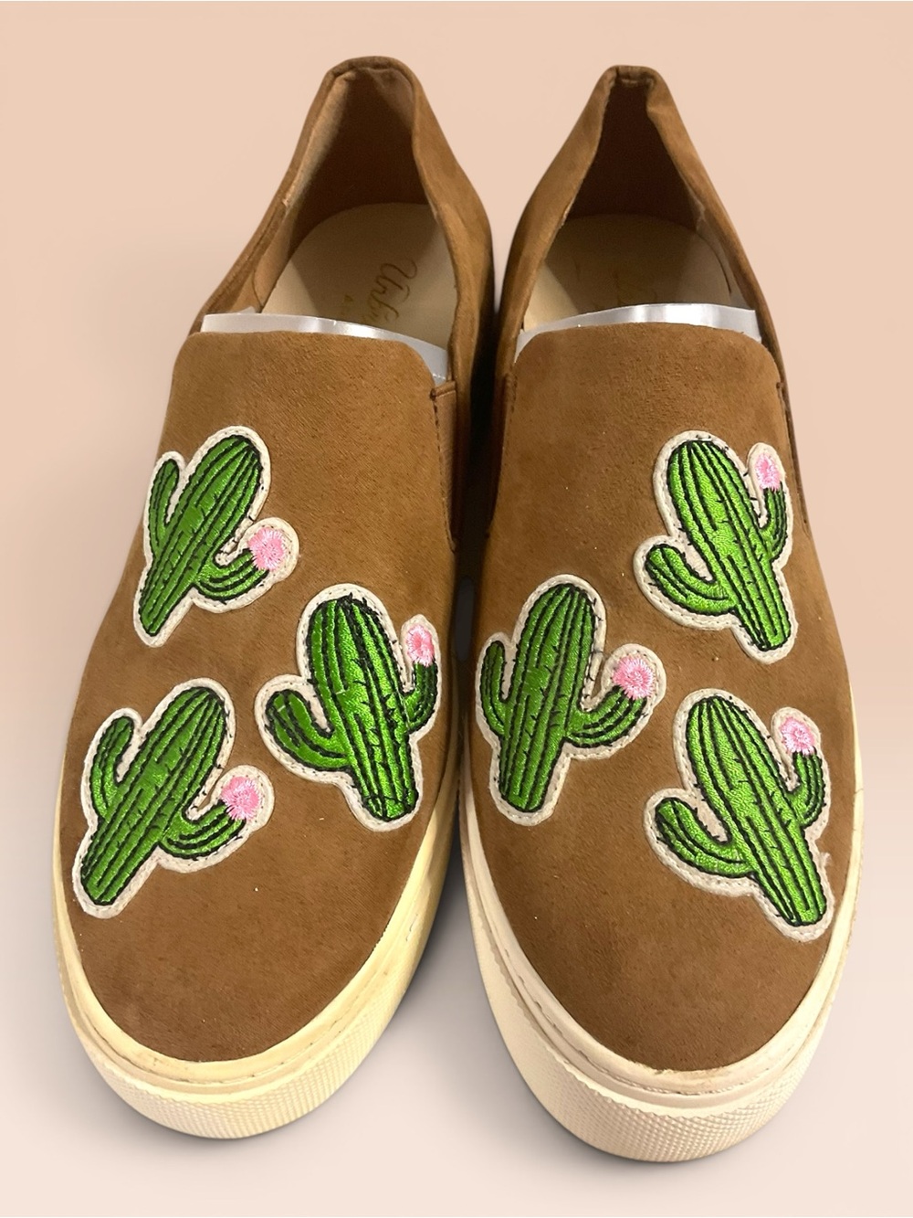 Ariat Women's Unbridled Dixie Tan Suede Slip-Ons w/ Green Cactus Appliqués Sz 6
